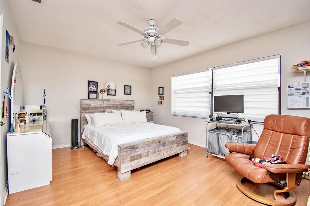 6640 Thornhill Court Boca Raton FL 33433