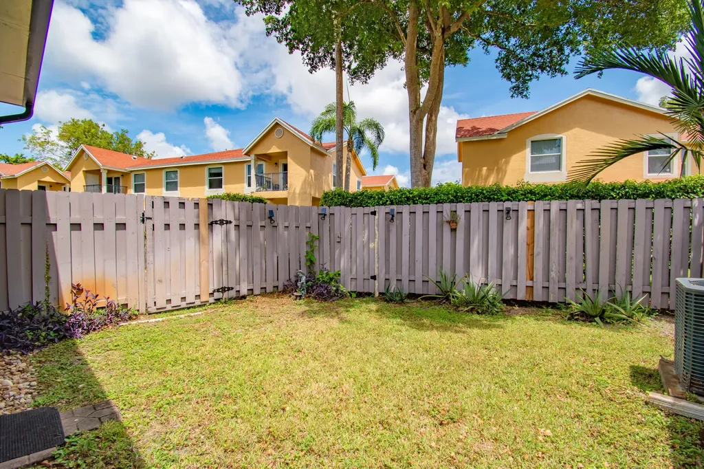 6640 Thornhill Court Boca Raton FL 33433