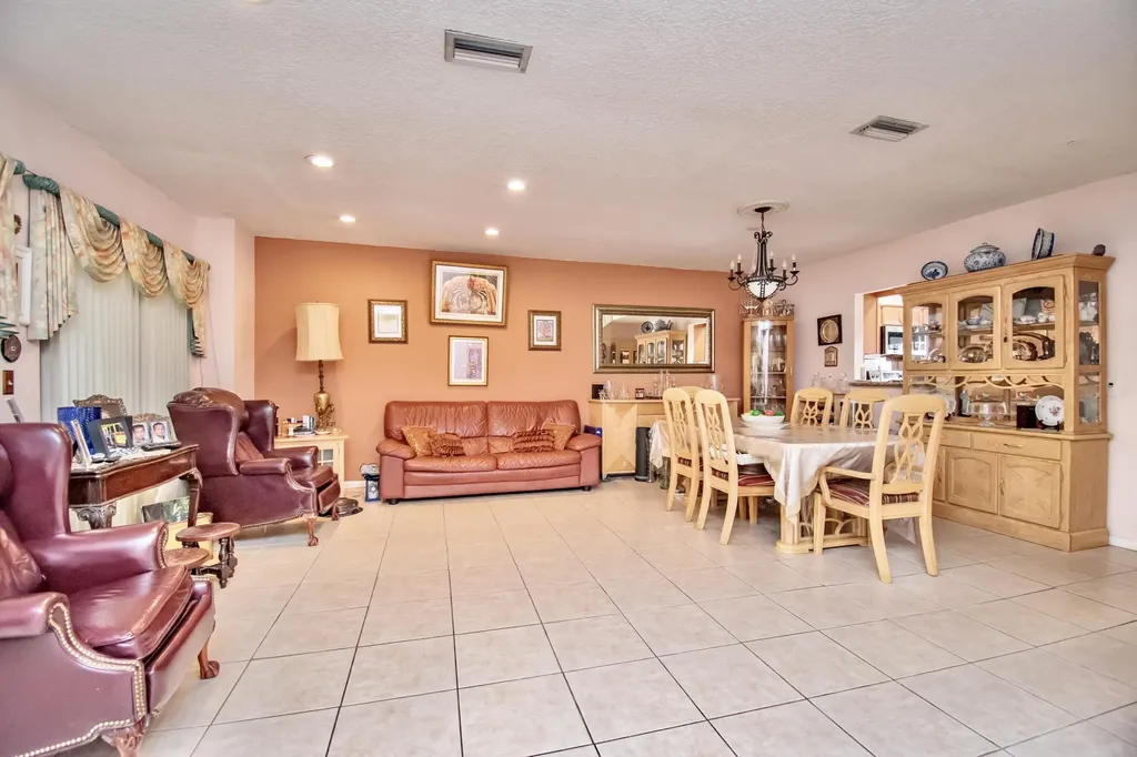 6640 Thornhill Court Boca Raton FL 33433