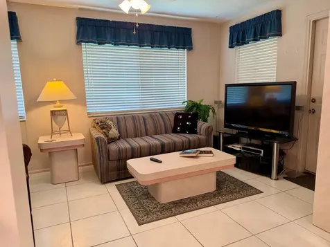 4927 NW 47th Terrace Tamarac FL 33319