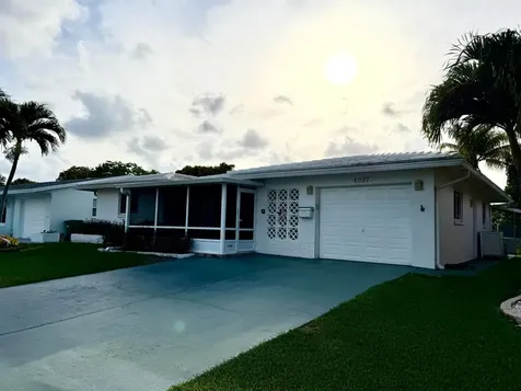 4927 NW 47th Terrace Tamarac FL 33319