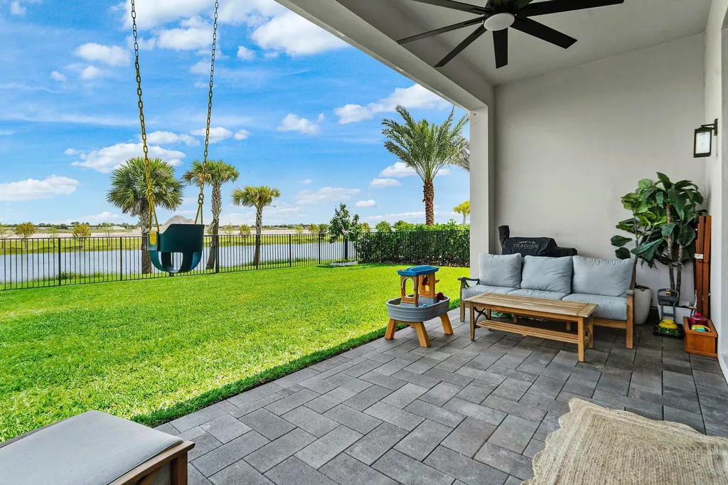13207 Feathering Way Palm Beach Gardens FL 33412