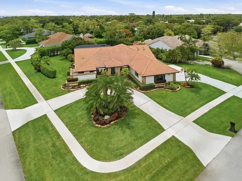 15395 Meadow Wood Drive Wellington FL 33414