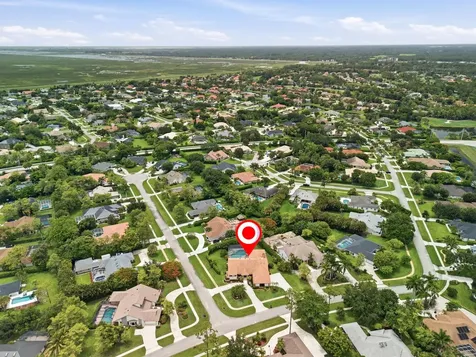 15395 Meadow Wood Drive Wellington FL 33414