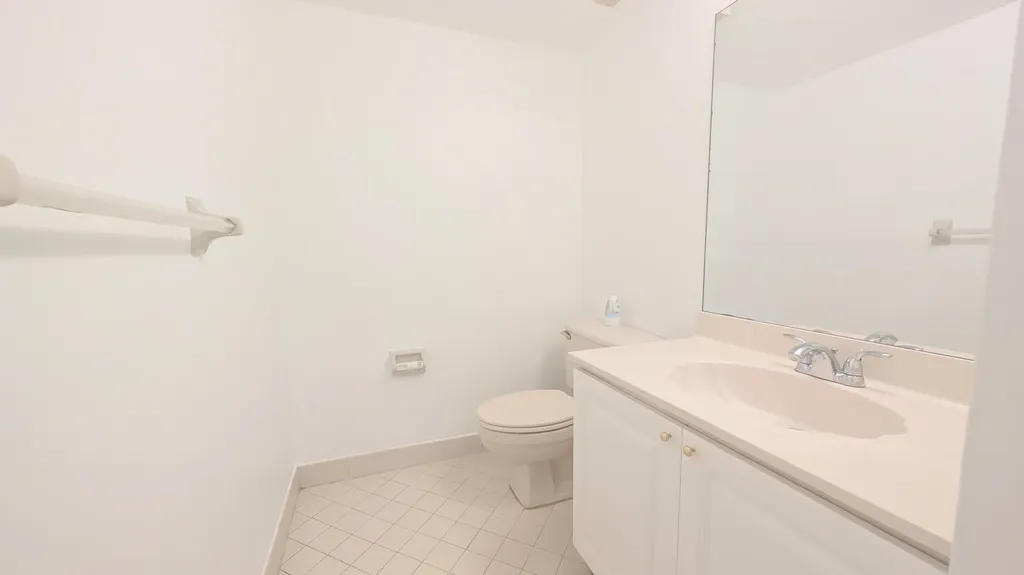 105 Lake Emerald Oakland Park FL 33309