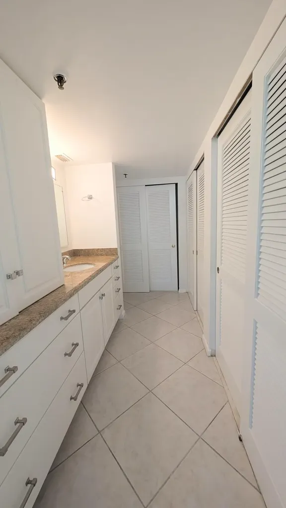 105 Lake Emerald Oakland Park FL 33309