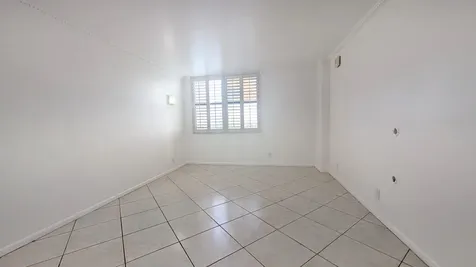 105 Lake Emerald Oakland Park FL 33309