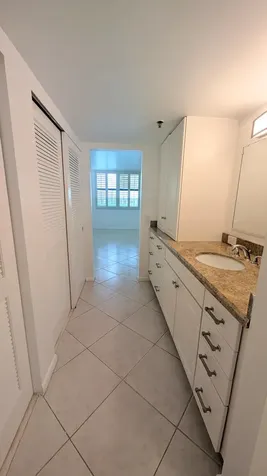 105 Lake Emerald Oakland Park FL 33309