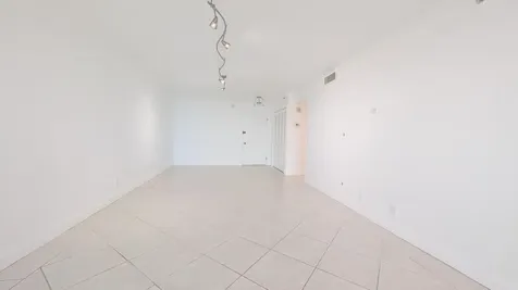 105 Lake Emerald Oakland Park FL 33309