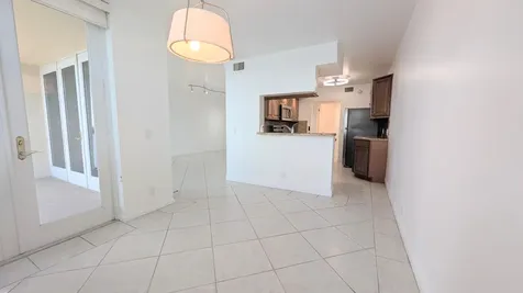 105 Lake Emerald Oakland Park FL 33309