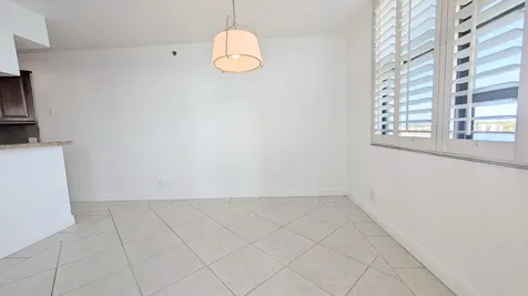 105 Lake Emerald Oakland Park FL 33309
