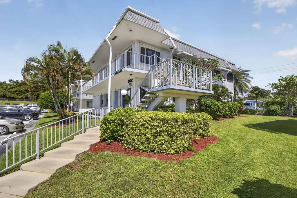 3402 Cynthia Lane Lake Worth Beach FL 33461