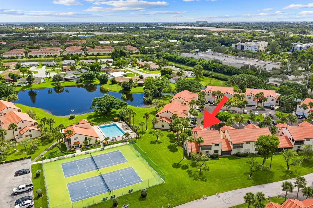 18 Vía De Casas Sur Boynton Beach FL 33426