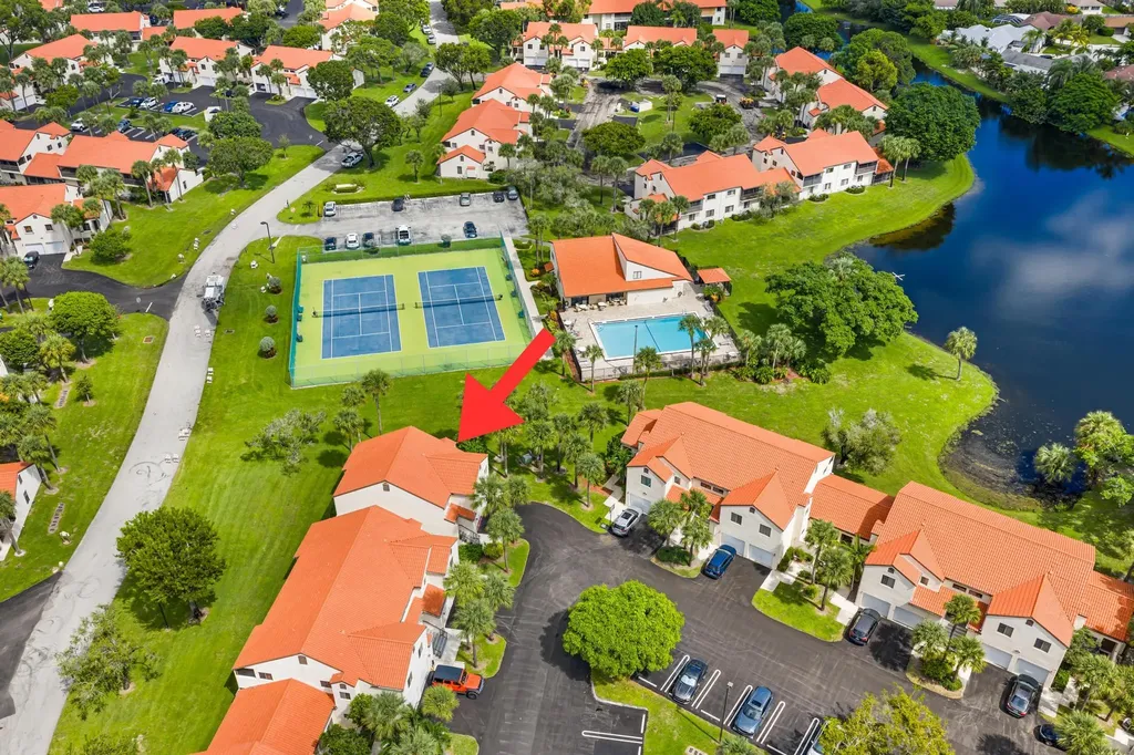 18 Vía De Casas Sur Boynton Beach FL 33426