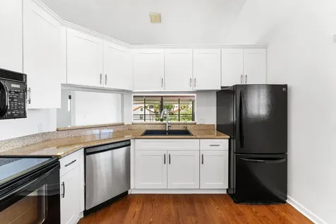 18 Vía De Casas Sur Boynton Beach FL 33426
