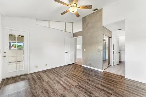 18 Vía De Casas Sur Boynton Beach FL 33426