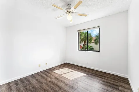 18 Vía De Casas Sur Boynton Beach FL 33426