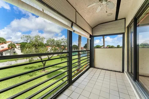 18 Vía De Casas Sur Boynton Beach FL 33426