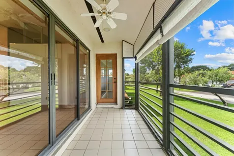 18 Vía De Casas Sur Boynton Beach FL 33426