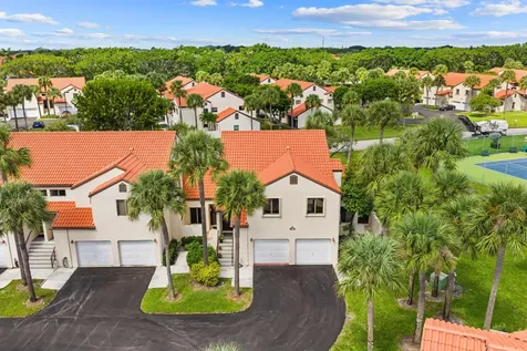 18 Vía De Casas Sur Boynton Beach FL 33426