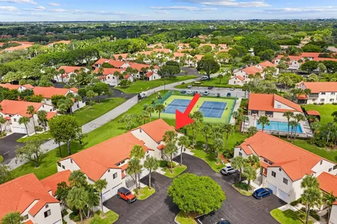18 Vía De Casas Sur Boynton Beach FL 33426