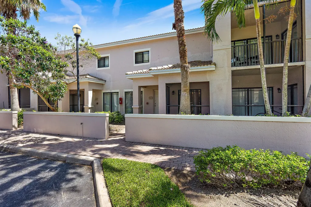 2803 Sarento Place Palm Beach Gardens FL 33410