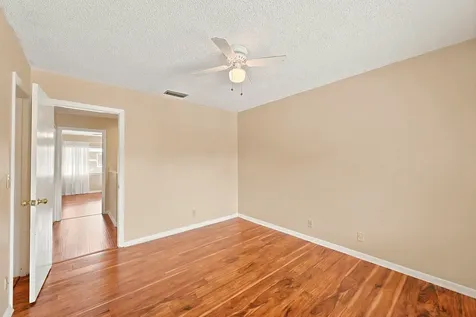 1227 Sussex Drive North Lauderdale FL 33068