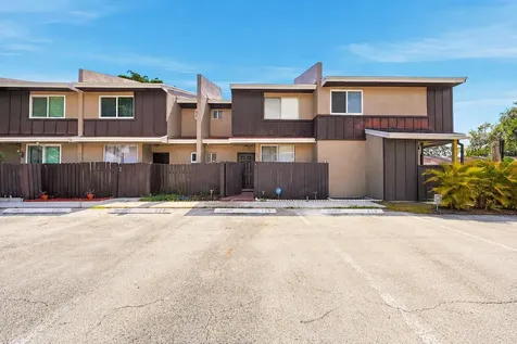 1227 Sussex Drive North Lauderdale FL 33068