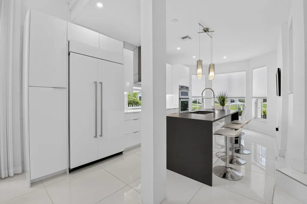 5835 NW 42nd Terrace Boca Raton FL 33496