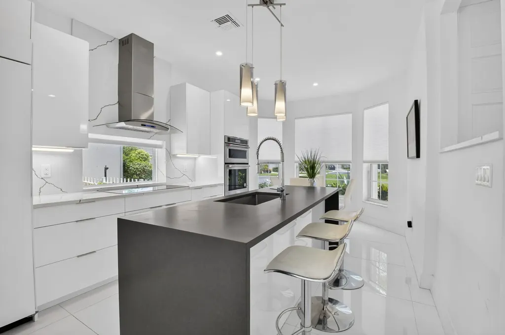 5835 NW 42nd Terrace Boca Raton FL 33496