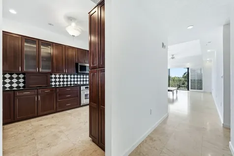 1640 Presidential Way West Palm Beach FL 33401