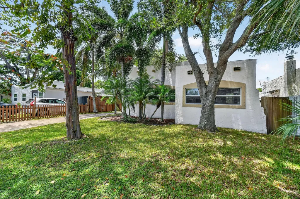 1005 Selkirk Street West Palm Beach FL 33405