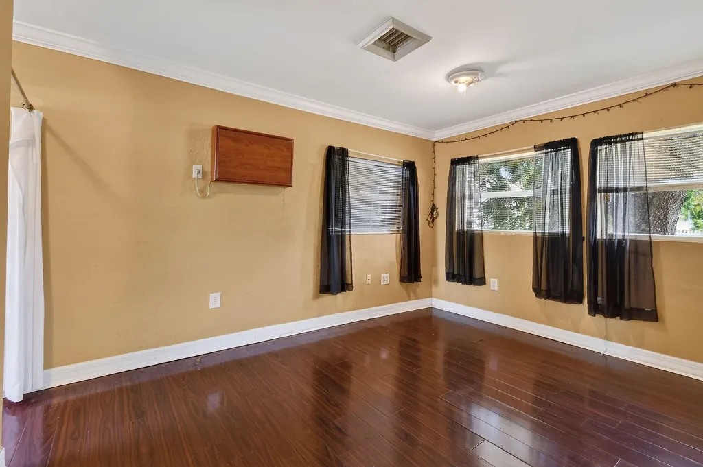 1005 Selkirk Street West Palm Beach FL 33405