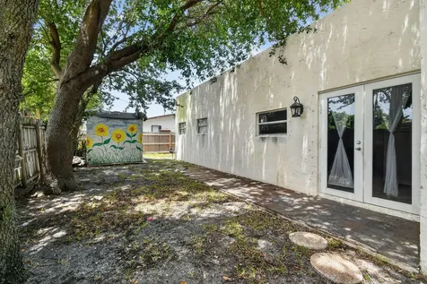 1005 Selkirk Street West Palm Beach FL 33405