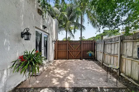 1005 Selkirk Street West Palm Beach FL 33405