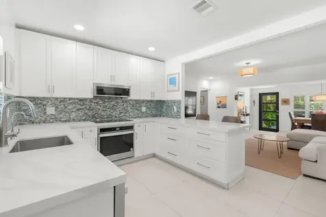 1522 NE 17th Terrace Fort Lauderdale FL 33304