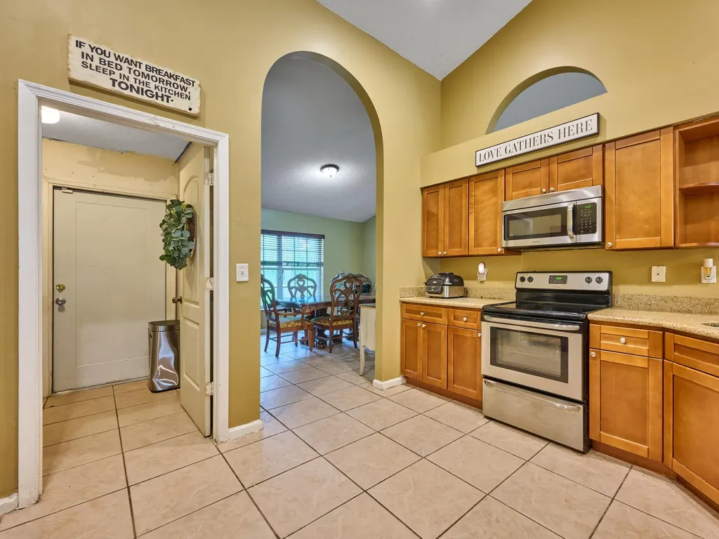 16405 90th Street N The Acreage FL 33470