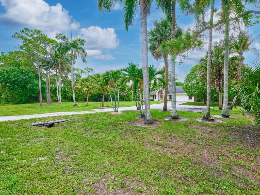 16405 90th Street N The Acreage FL 33470