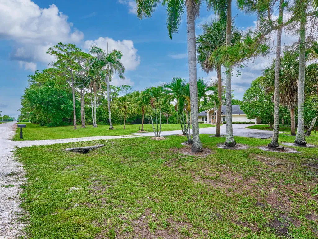 16405 90th Street N The Acreage FL 33470