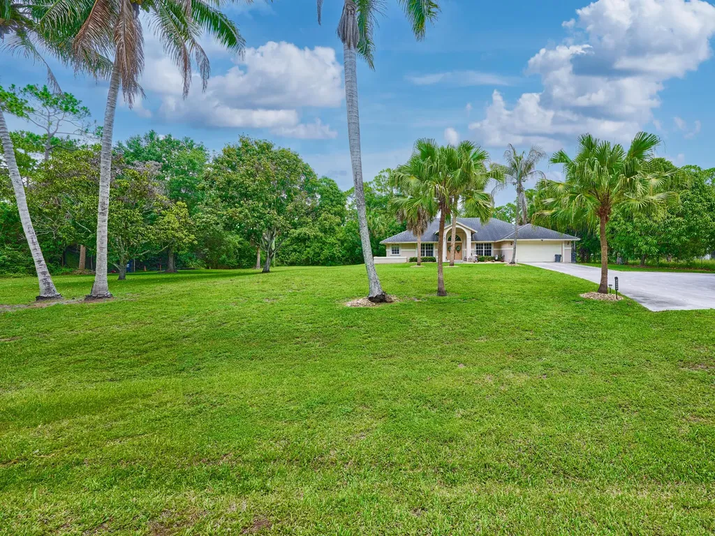 16405 90th Street N The Acreage FL 33470