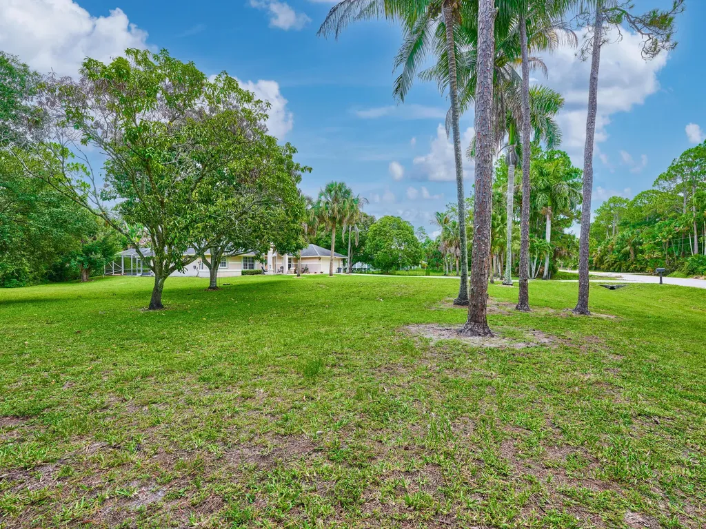 16405 90th Street N The Acreage FL 33470