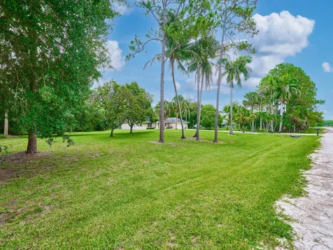 16405 90th Street N The Acreage FL 33470