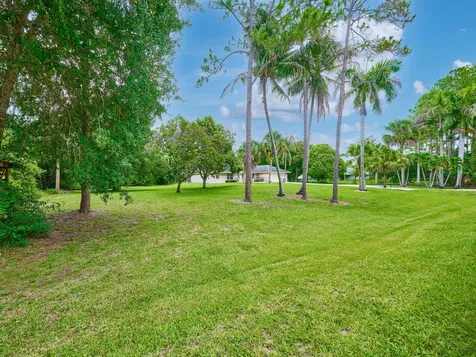 16405 90th Street N The Acreage FL 33470