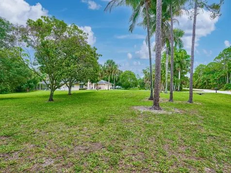 16405 90th Street N The Acreage FL 33470