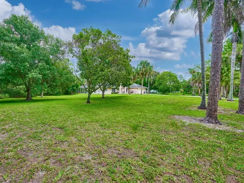 16405 90th Street N The Acreage FL 33470