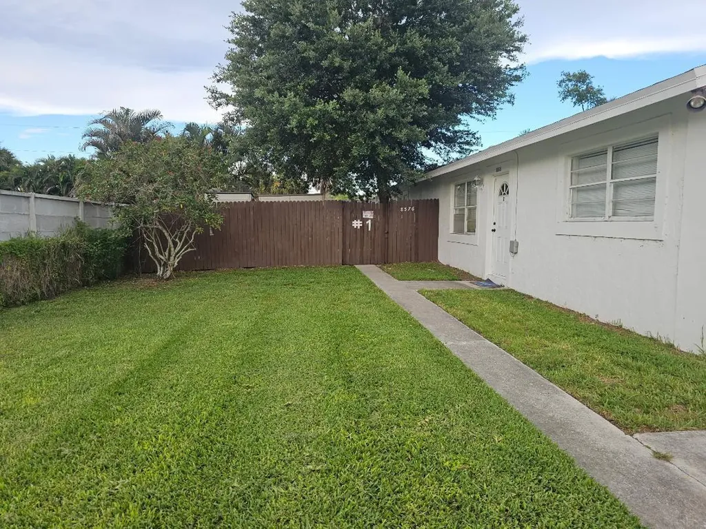 8576 Sunset Drive Palm Beach Gardens FL 33410