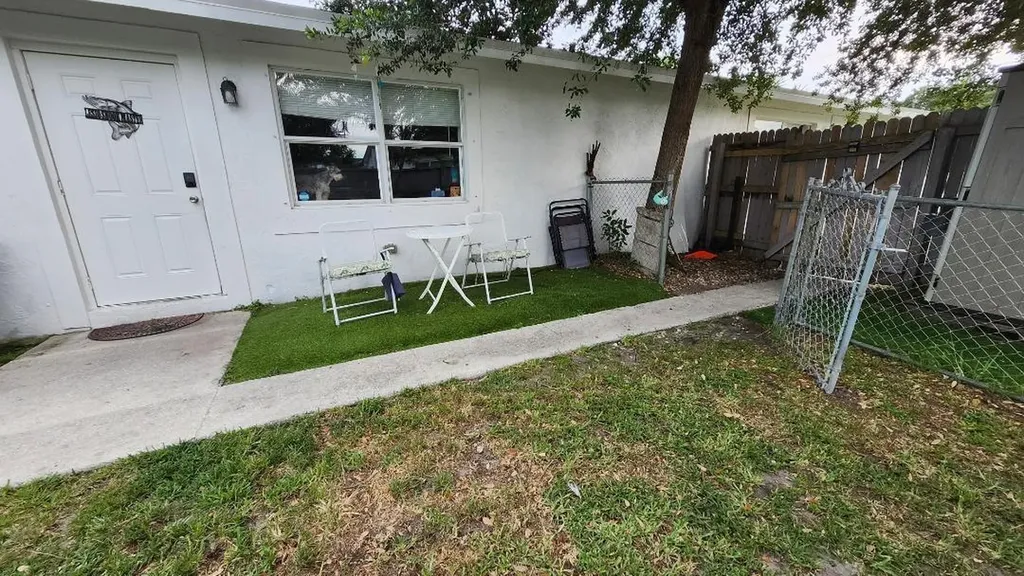 8576 Sunset Drive Palm Beach Gardens FL 33410