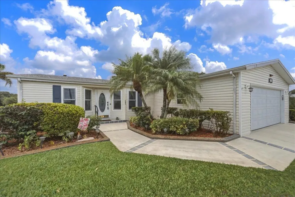 3241 Scarlet Tanager Court Port St Lucie FL 34952