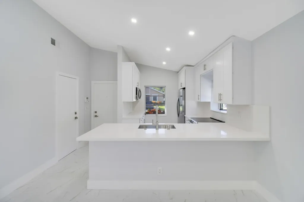 8055 Sweetbriar Way Boca Raton FL 33496