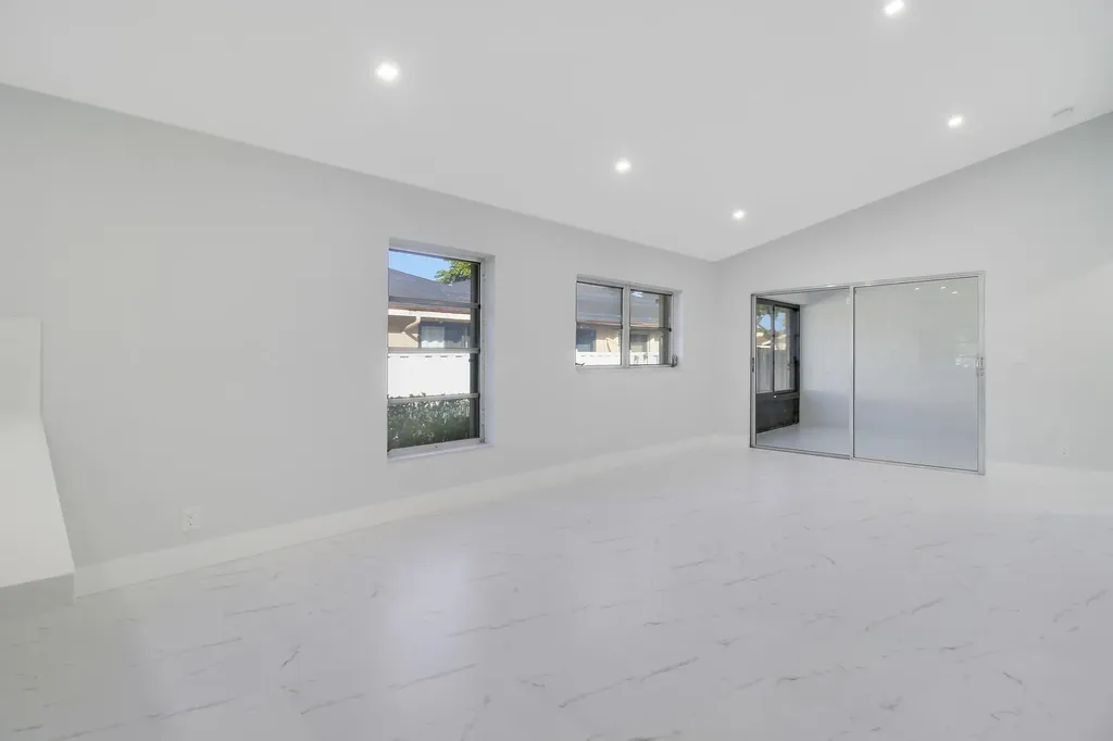 8055 Sweetbriar Way Boca Raton FL 33496